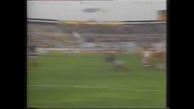 Kompilasi foto montase dari BBC mengenai momen klasik sepak bola di turnamen Piala Dunia 1986 di Meksiko.