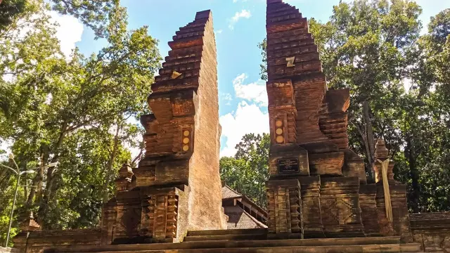 Pura Giri Salaka