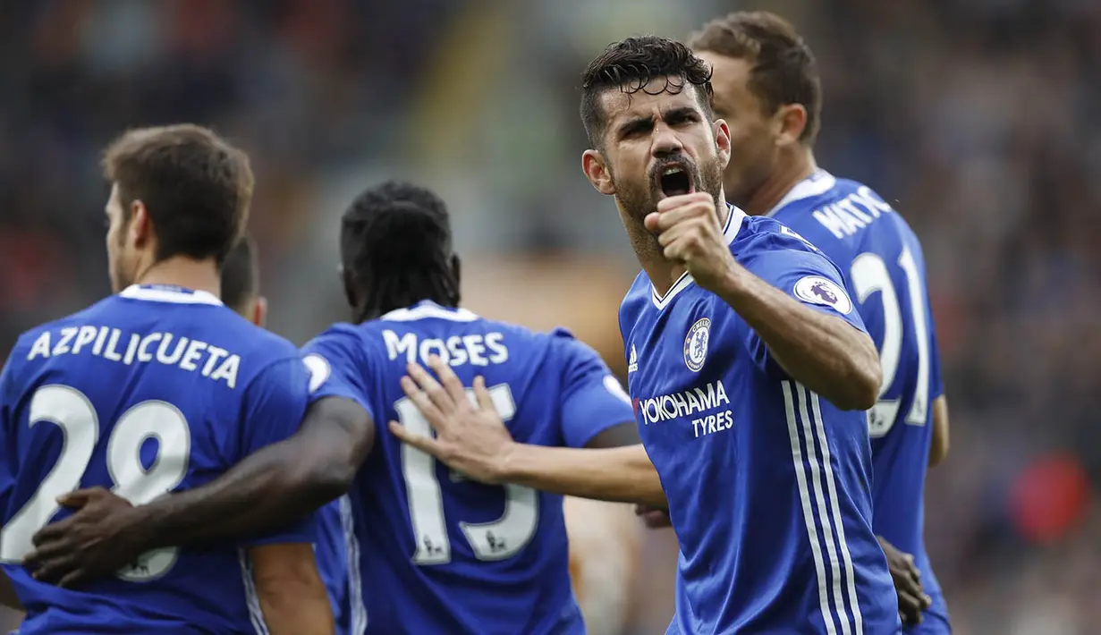 Striker Chelsea, Diego Costa, merayakan gol yang dicetaknya ke gawang Hull pada laga Premier League di Stadion Kingston Communications, Inggris, Sabtu (1/10/2016). Chelsea menang 2-0 atas Hull. (Reuters/Carl Recine)