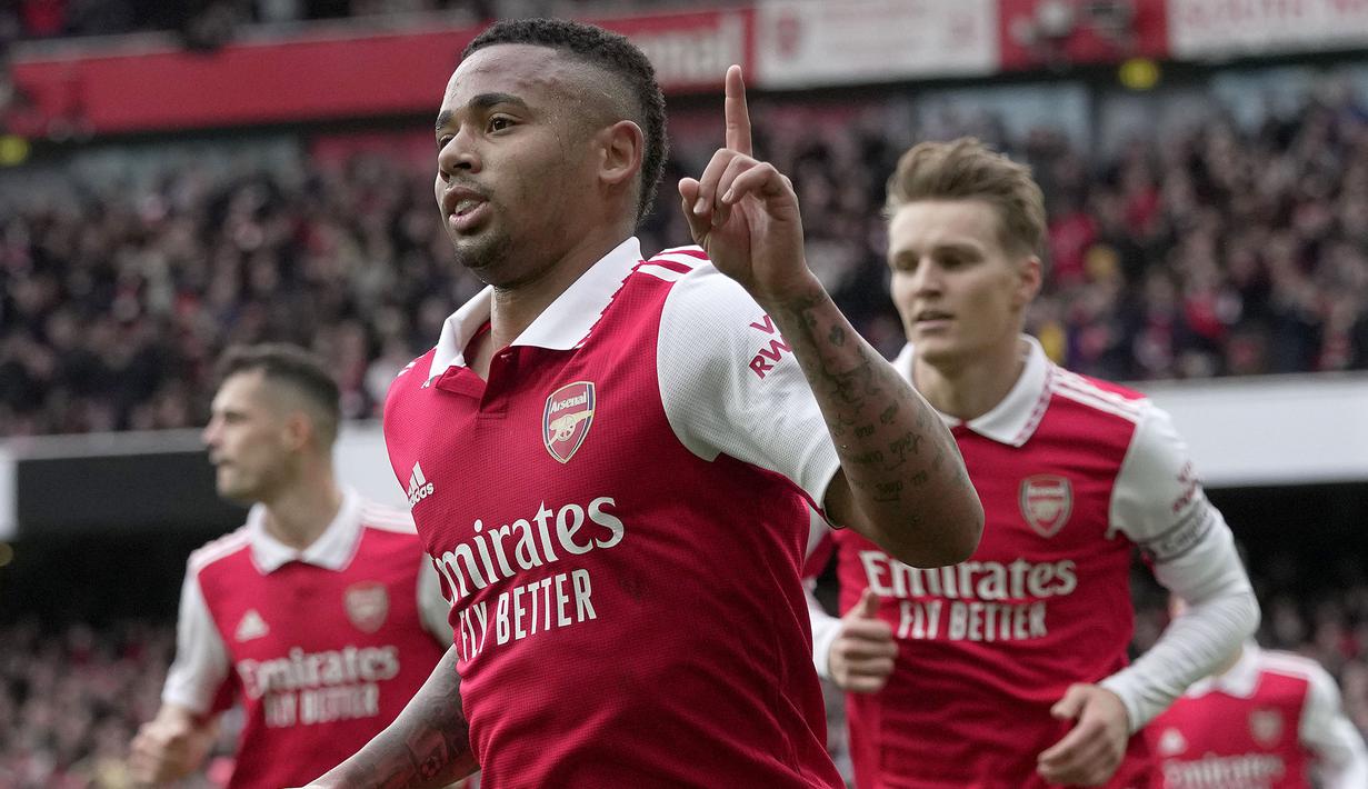 Pemain Arsenal, Gabriel Jesus melakukan selebrasi setelah mencetak gol pertama timnya ke gawang Leeds United pada laga pekan ke-29 Liga Inggris 2022/2023 di Emirates Stadium, London, Minggu (02/04/2023) dini hari WIB. The Gunners menang dengan skor 4-1. (AP Photo/Kin Cheung)