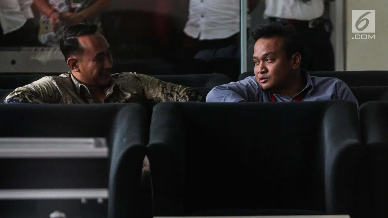 Keponakan Setnov Sambangi KPK