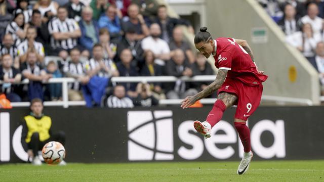 Foto: Darwin Nunez Bungkam Pendukung Newcastle Setelah Bawa Liverpool Comeback Dramatis di Liga Inggris