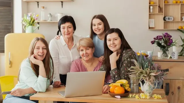 Mengikuti komunitas atau pelatihan keterampilan