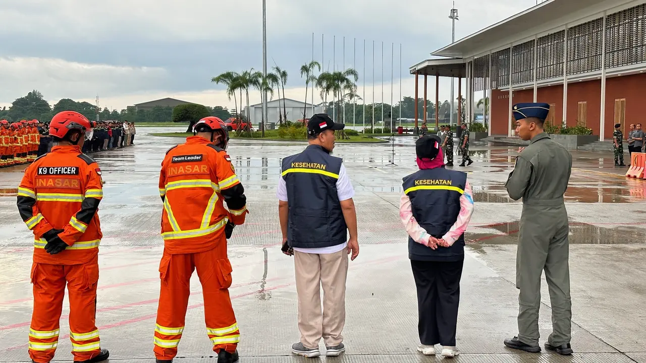 Sejumlah pasukan yang ditugaskan ke Turki tampak mulai merapat ke lokasi upacara di Lanud Halim Perdana Kusuma sekitar pukul 08.30 WIB.