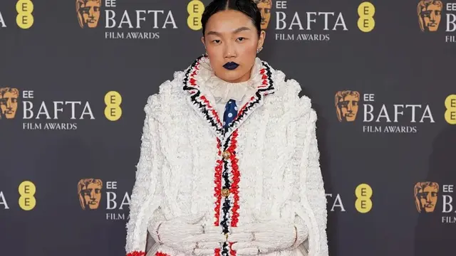 Dari Gaun Bordir Dior-Siluet Oversized Thom Browne, Trio KPop Demon Hunters EJAE hingga Audrey Nuna Tampil Nyentrik di BAFTA 2026