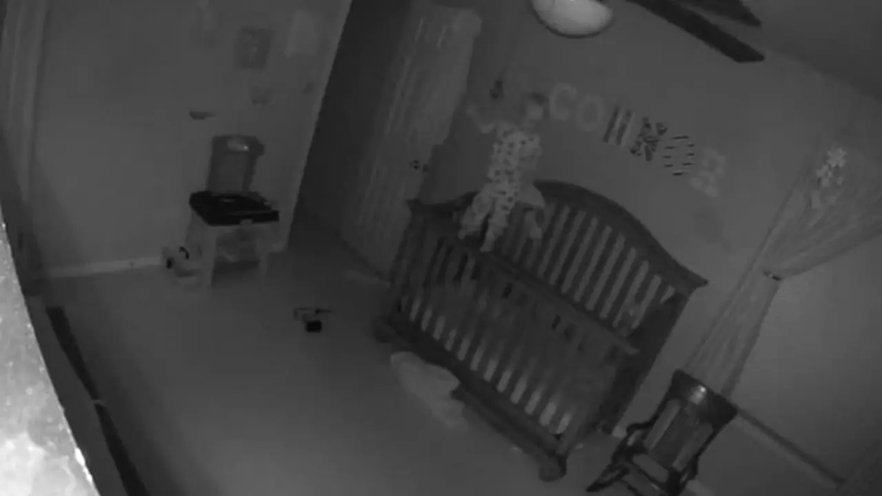 Kesurupan, Bayi Ini Jadi 'Jago Akrobat'