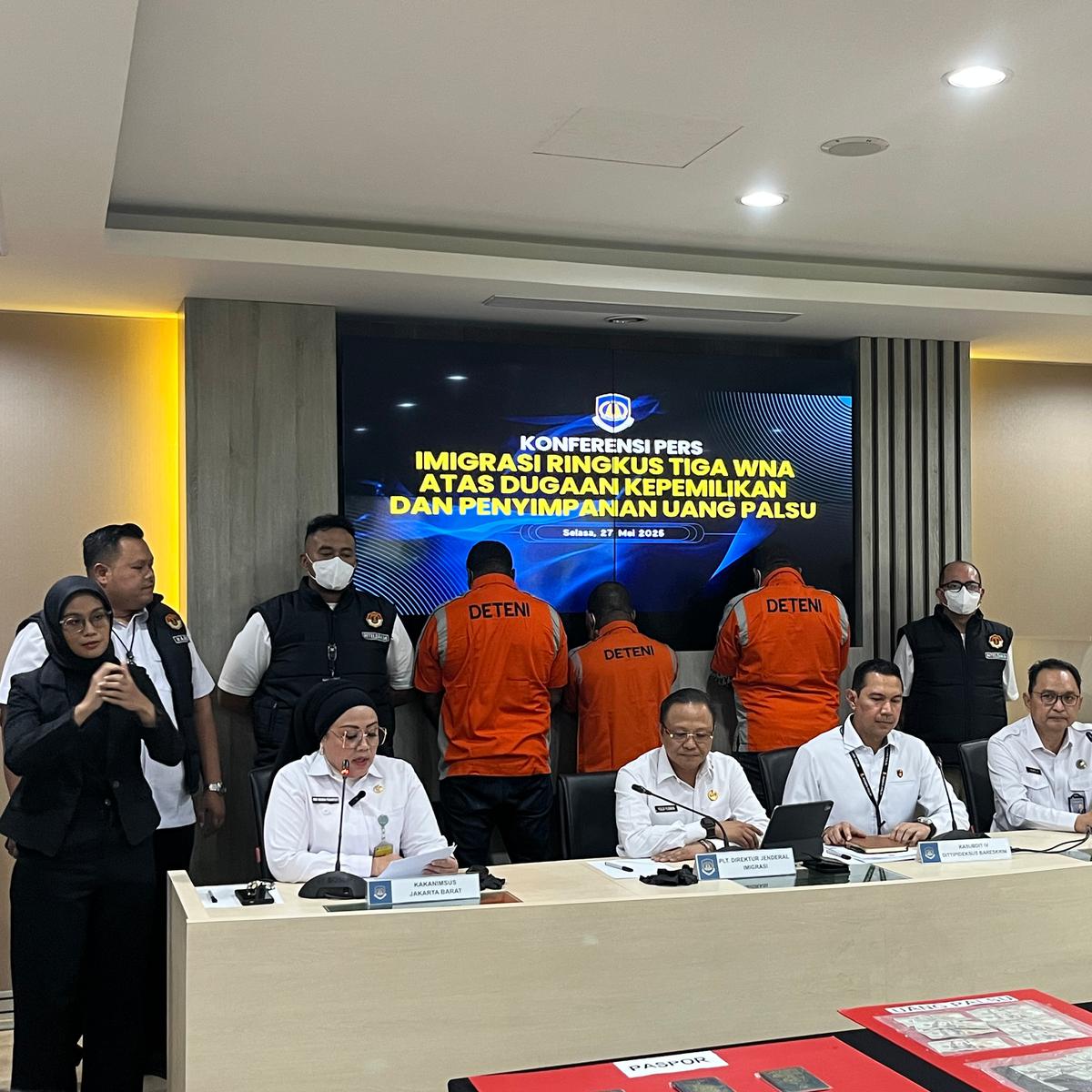 penangkapan wna penyimpan dolar palsu amerika