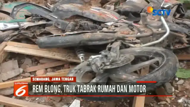 Rem truk tidak berfungsi dan menabrak sebuah rumah serta tiga motor di Pringapus, Semarang.