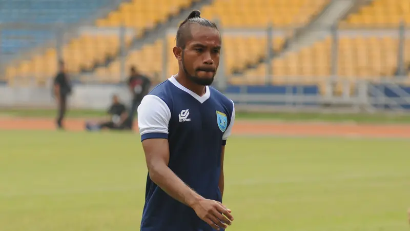 Full-back Persela Lamongan, Zulvin Zamrun (Liputan6.com)