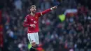 Hasil tersebut membuat Manchester United kini menempati posisi ketiga klasemen sementara Premier League. Mereka unggul tiga poin atas Aston Villa yang berada tepat di bawahnya. (AP Photo/Dave Thompson)