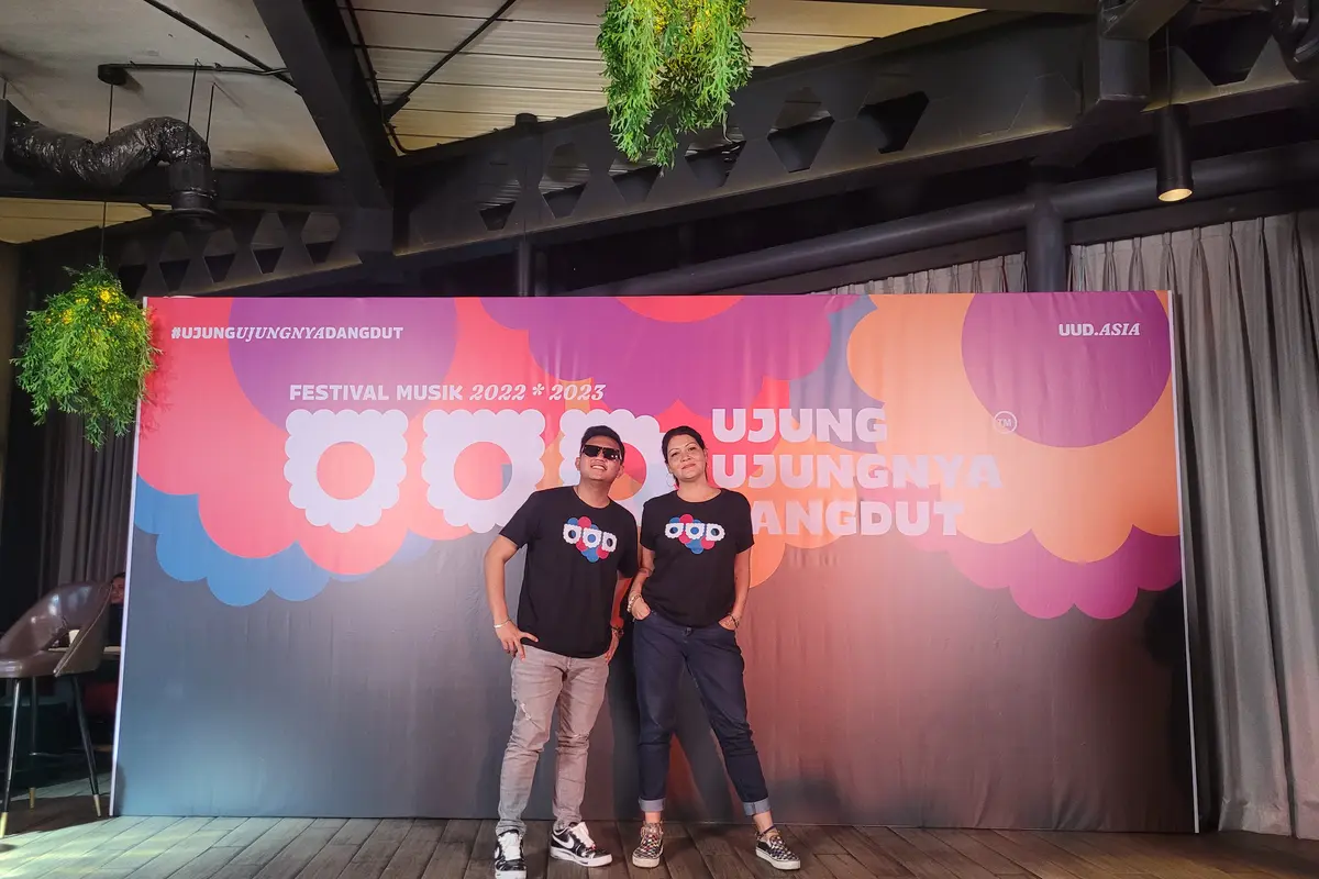 [Fimela] Kolaborasi Melanie Subono dan Denny Caknan
