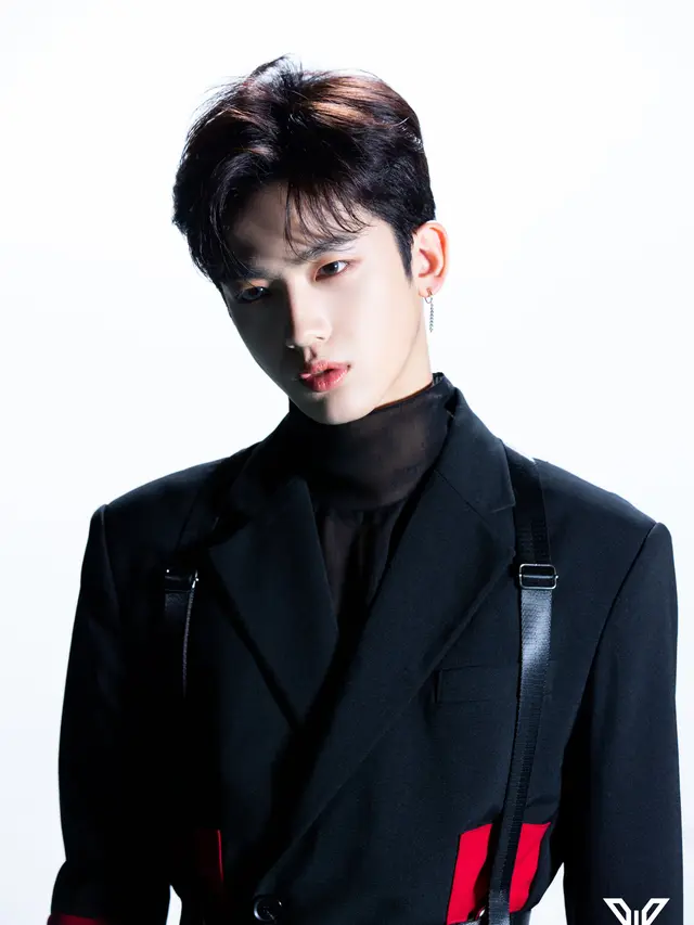 Yo Han X1 (Twitter/ x1official101)