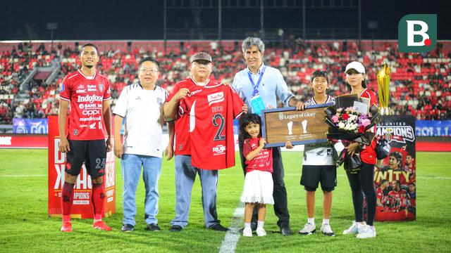 Foto: Momen Perpisahan Stefano Teco Cugurra dengan Bali United, Tinggalkan Dua Gelar Liga 1 dalam 6 Musim Pengabdiannya