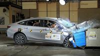 All New Toyota Vios memperoleh predikat keselamatan lima bintang dalam uji tabrak ASEAN NCAP.