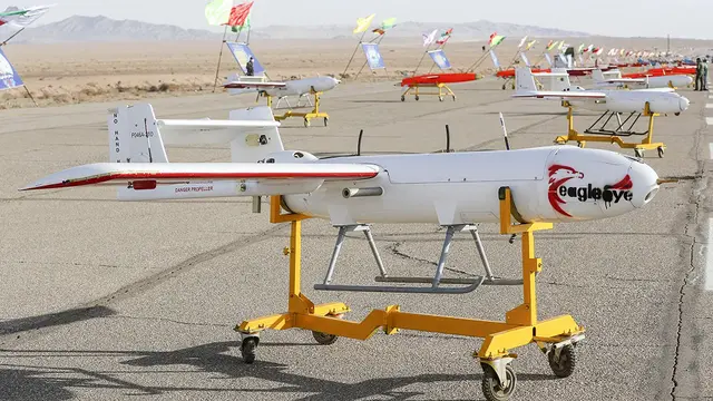 Intip Latihan Drone Besar-besaran Militer Iran