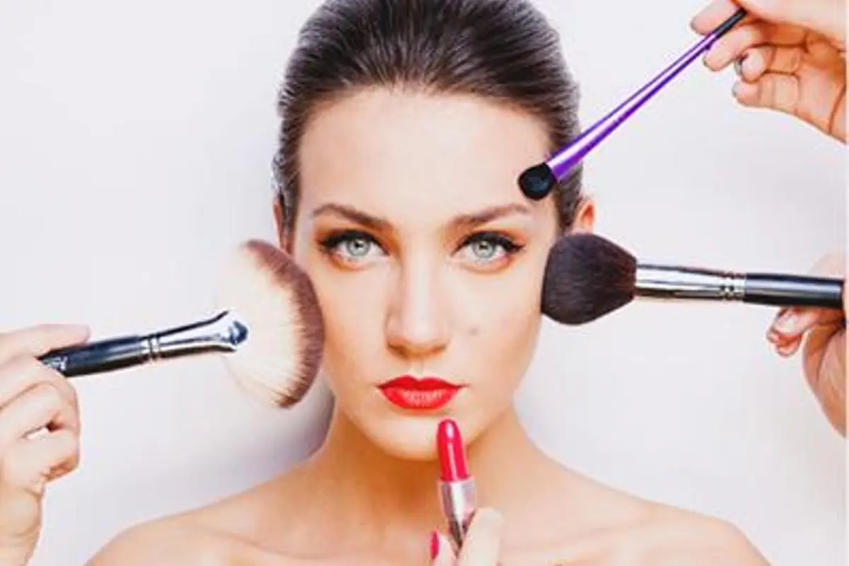 Makeup Ajaib! Bukan Hanya Bikin Cantik, Jerawat Pun Bisa Tertutup