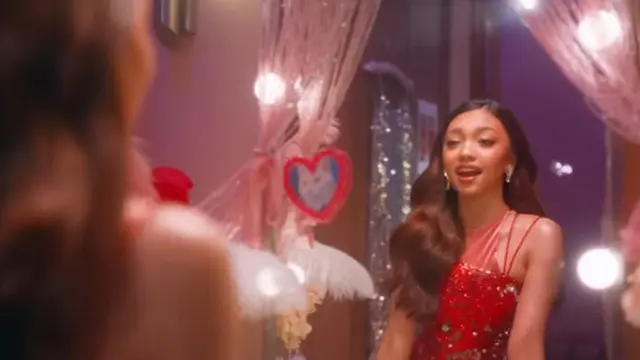 Pesona Naura Ayu dalam balutan dress pink