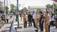 Bupati Jember Hendy Siswanto  meninjau persiapan peluncuran kampong kratif JFC (Istimewa)