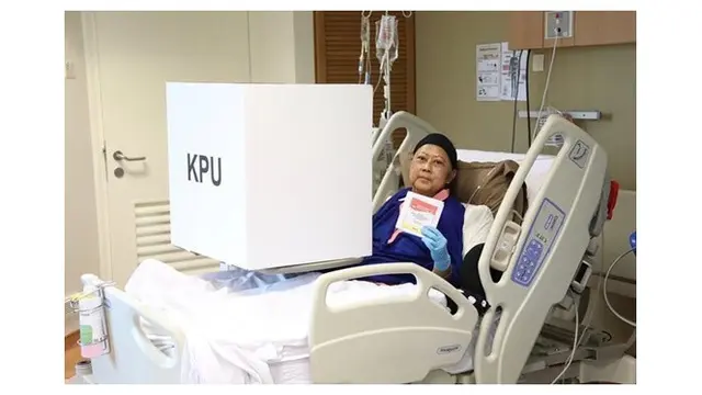 Potret Ibu Ani Yudhoyono Nyoblos Pemilu Di Atas Ranjang Rumah Sakit