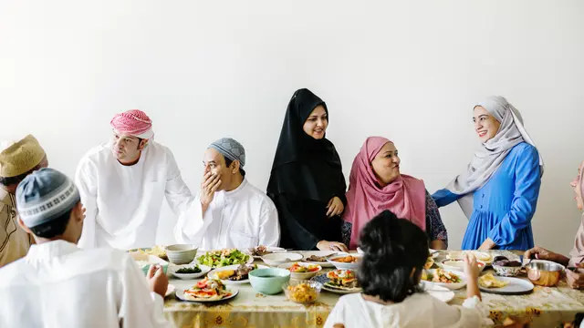 Keutamaan Memberi Makanan Buka Puasa