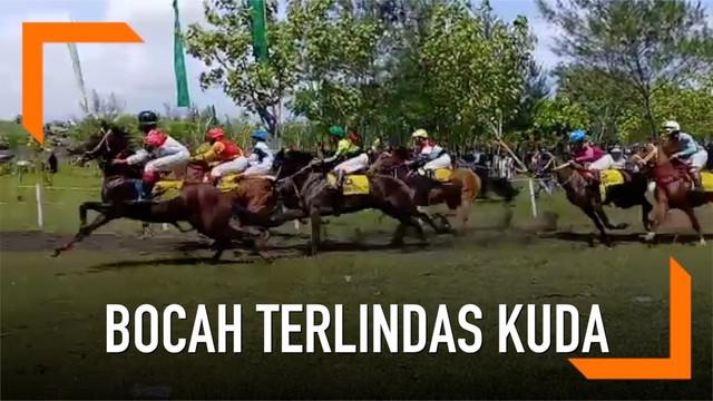 Seorang bocah berusia 7 tahun tewas setelah terlindas kuda pacuan yang menerobos pagar pembatas.