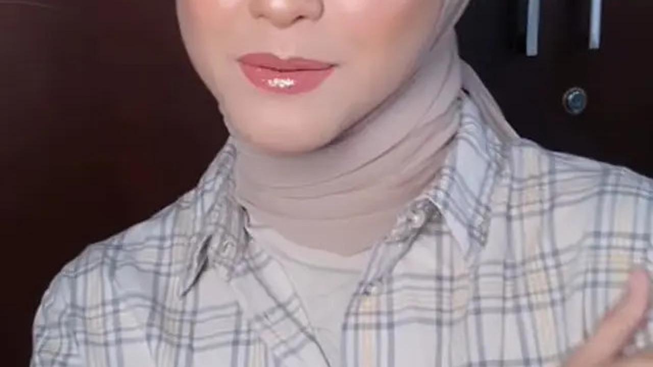 9 Inspirasi Hijaber Modern 40 Tahun Revalina S Temat, Effortless tapi Elegan