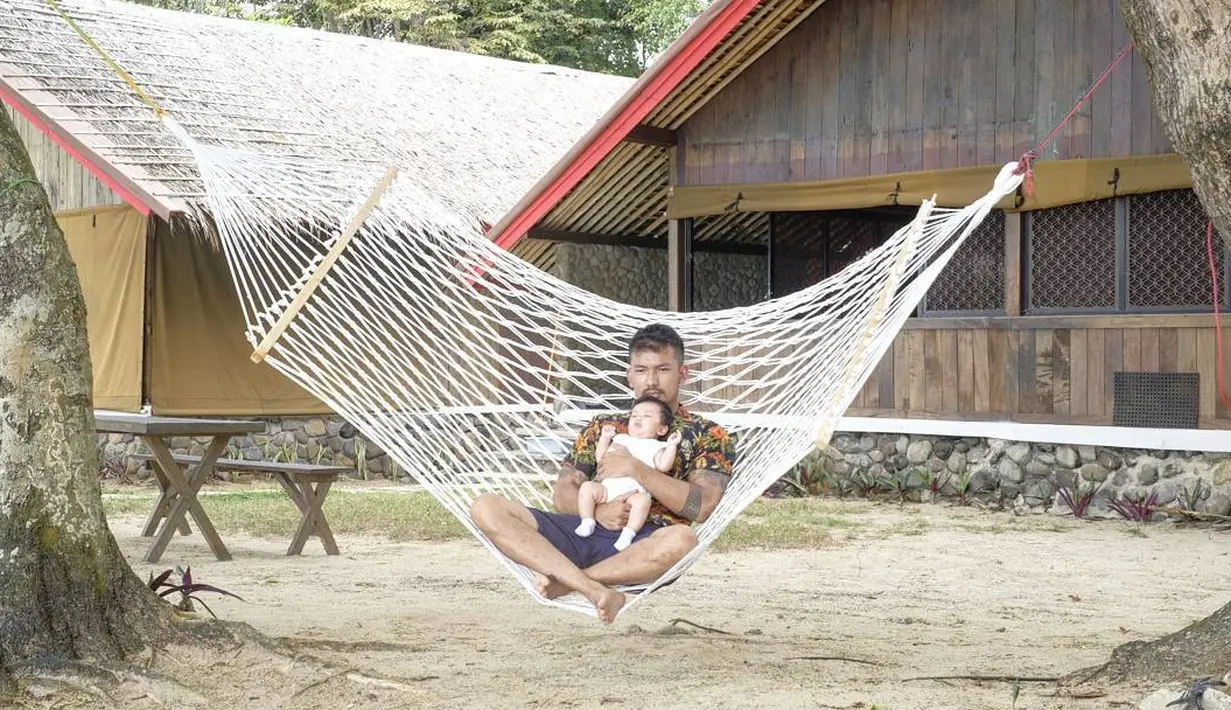 Salma Jihane Putri Dewanto, lahir pada Juni 2017 lalu dan menjadi penantian panjang sejak Rio Dewanto dan Atiqah  Hasiholan menikah pada tahun 2013 silam. (Instagram/riodewanto)