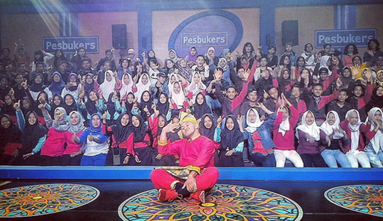 Tidak memiliki maksud lain, Eko menambahkan, bahwa ia hanya sekedar ingin membantu teman yang sedang kesulitan. Ia melihat Caisar memiliki kemampuan lebih yaitu menari. (Instagram/caisar_yang_belomsempurna)