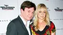 Lima bulan setelah menikah, Mike Myers baru mengaku ia telah mengikat janji suci dengan Kelly Tisdale di New York City pada Maret 2011. (Jim Spellman/WireImage/USWeekly)