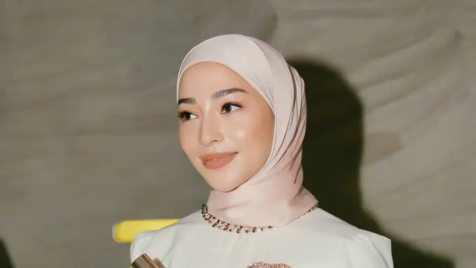 Pesona Nikita Willy dalam Balutan Dress Panjang dan Hijab saat Bukber Ramadan 2026