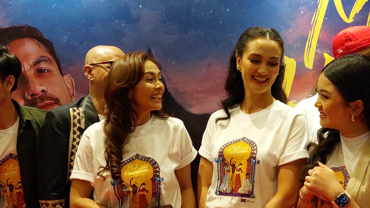 Masayu Anastasia Bagikan Pengalaman Syuting di Depan Rumah Amitabh Bachchan