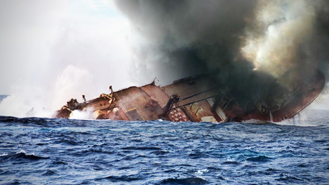 Ilustrasi Kapal Tenggelam (3)