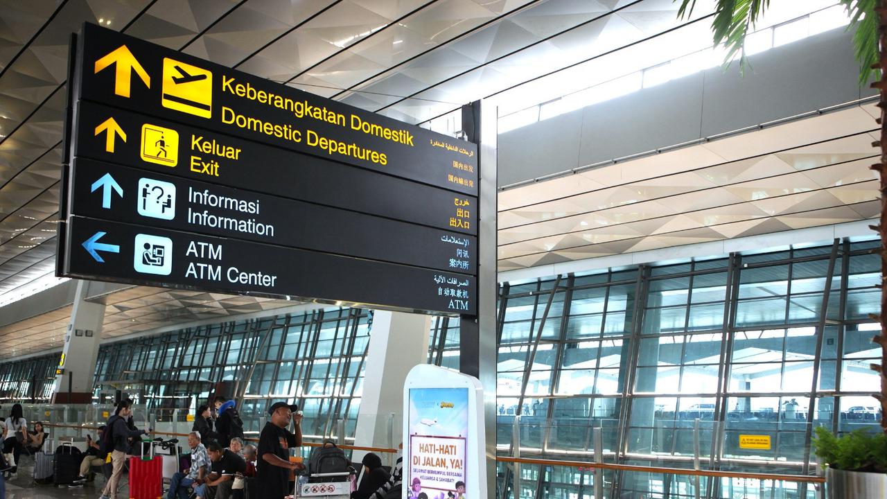 Karakter Film Jumbo Mejeng di Mana-mana, dari Candi Prambanan hingga Bandara Soekarno-Hatta