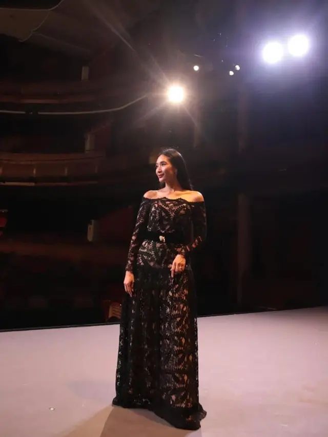 Inspirasi dress Happy Salma