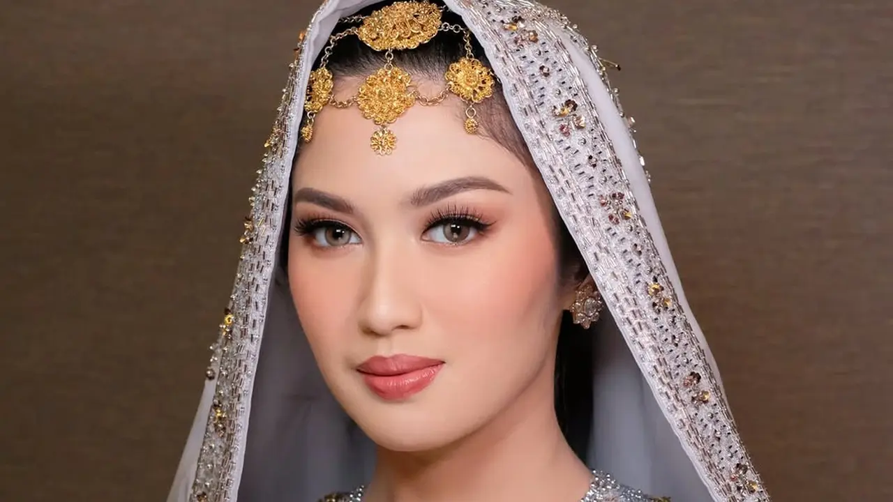 6 Potret Ochi Rosdiana Menikah dalam Balutan Busana Adat Minang Koto Gadang, Cantik Manglingi