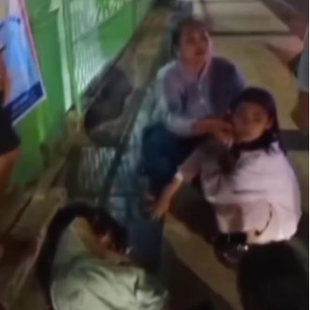 Miris Banget Bocah Perempuan Terbaring Lemas di Trotoar Tak Berani Pulang, Ternyata Ditarget Ortu Rp200 Ribu dari Ngemis