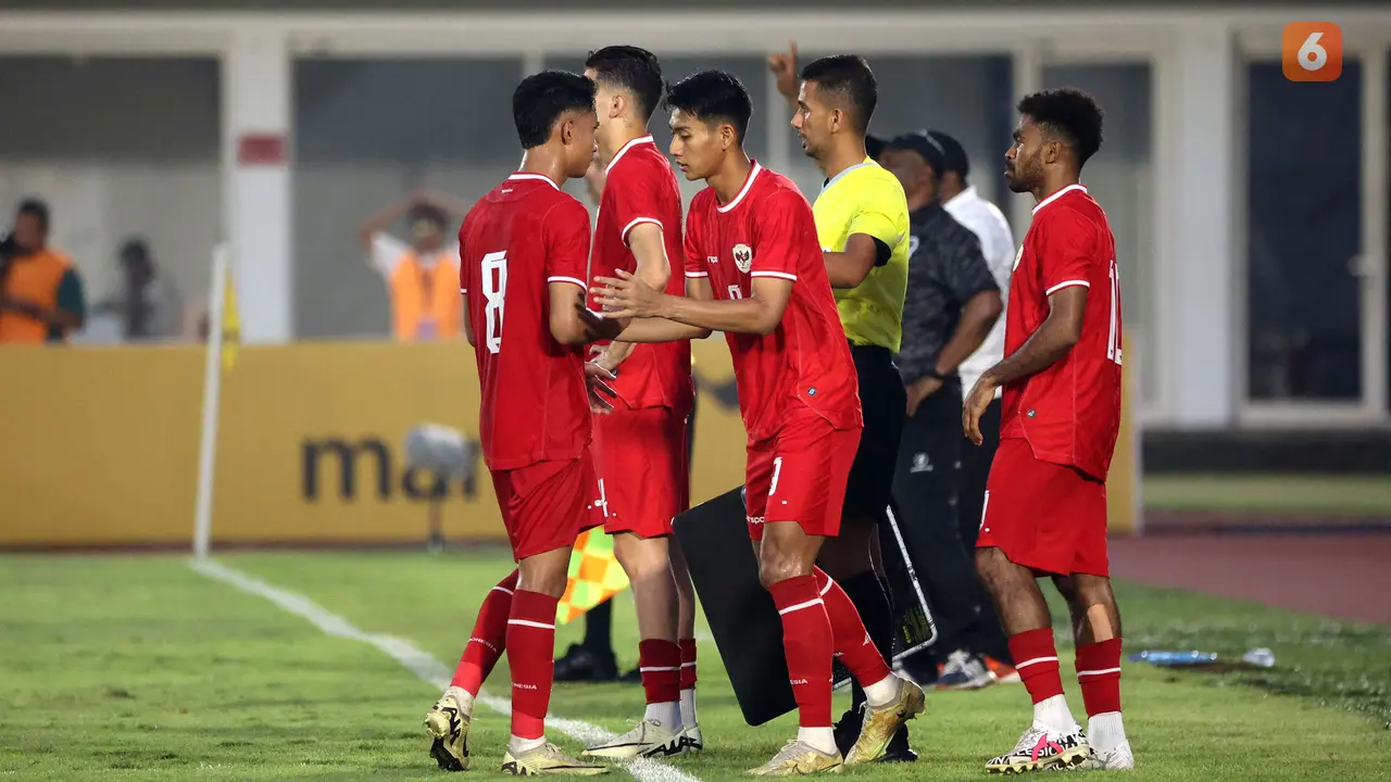 Foto: Laga Perdana Malik Risaldi Bersama Timnas Indonesia saat Laga Uji Coba Melawan Tanzania