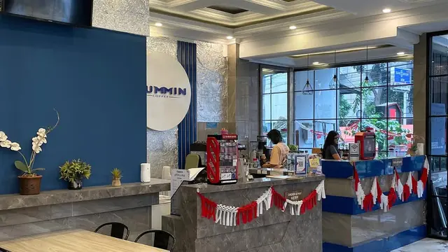 Dummin Coffee & Space (Instagram tempatberkesan dan dummin.coffee)