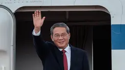 Dalam lawatannya di Indonesia, Perdana Menteri China Li Qiang dijadwalkan akan bertemu dengan Presiden Prabowo Subianto di Istana Negara pada Minggu 25 Mei 2025. (YASUYOSHI CHIBA/AFP)