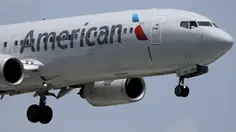 Detik-Detik Pesawat American Airlines Mendadak Turun Tajam, Berujung Mendarat Darurat