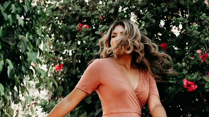 [Fimela] Mencerahkan Lipatan Tubuh