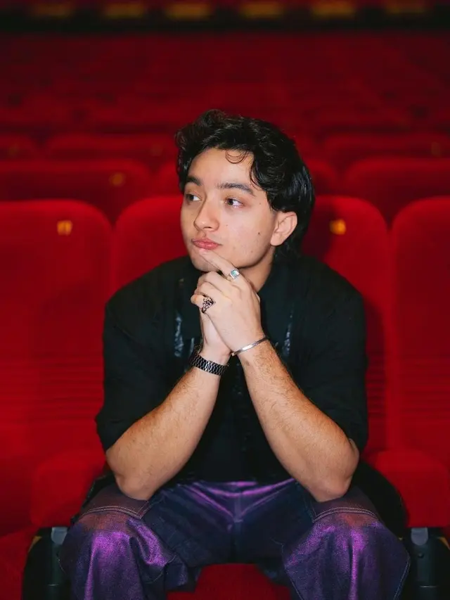 Pesona Bryan Domani, artis muda yang ganteng dan rajin ibadah