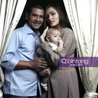 Pemeran yang juga model Yasmine Wildblood kini lebih fokus mengurus buah hatinya. Sejak kelahiran anak pertamanya, suami Abi Yapto itu vakum sementara dari dunia hiburan. (Galih W. Satria/Bintang.com)