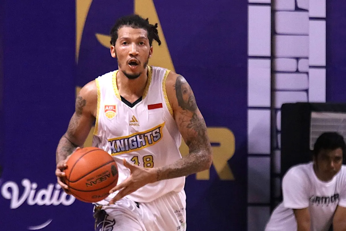 Pemain CLS Knights Indonesia, Maxie Esho