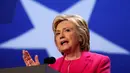 Hillary Clinton menjadi perempuan pertama yang memenangi konvensi partai, untuk resmi dinyatakan sebagai Calon Presiden Amerika Serikat pada Konvensi Partai Demokrat, Selasa (26/7) malam di Philadelphia. (REUTERS/Kevin Lamarque/ File Photo)