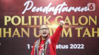 Ketua Umum Partai Solidaritas Indonesia (PSI), Giring Ganesha saat rangkaian pendaftaran Partai Politik Calon Peserta Pemilu 2024 di Gedung KPU, Jakarta, Rabu (10/8/2022). Sejauh ini, 18 partai politik telah mendaftar ke KPU RI sejak hari pertama pendaftaran dibuka yaitu Senin, 1 Agustus 2022. (Liputan6.com/Faizal Fanani)