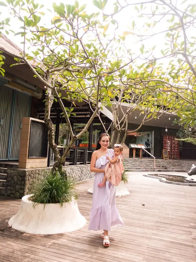 Shandy Aulia dan Claire Herbowo