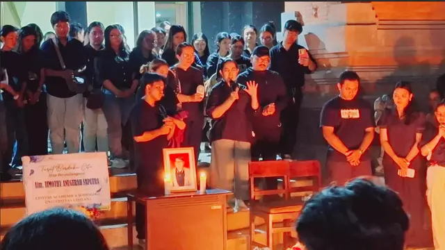 Malam Renungan Mendoakan TAS, mahasiswa Sosiologi Unud yang Meninggal Dunia
