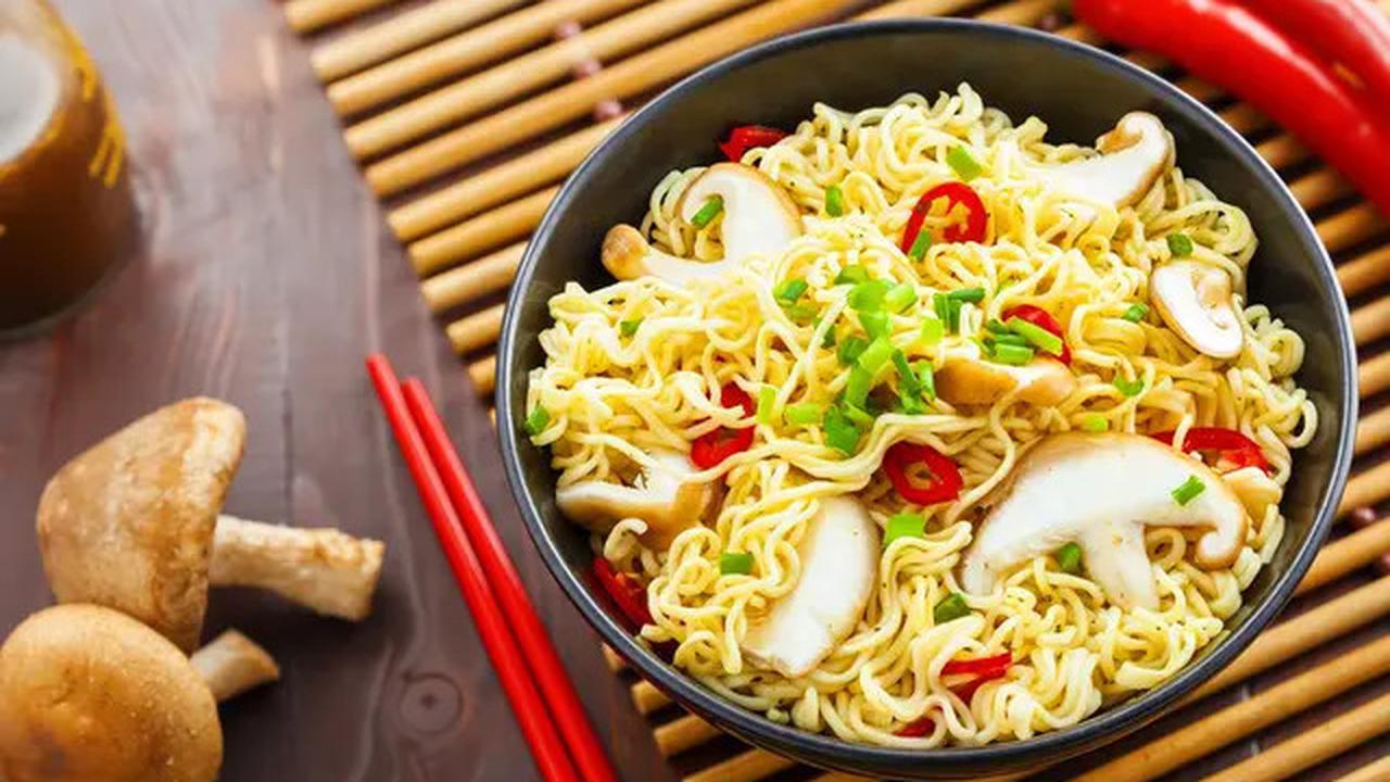 Mie Instan Memang Praktis, Tapi Tekanan Darah Bisa Melonjak