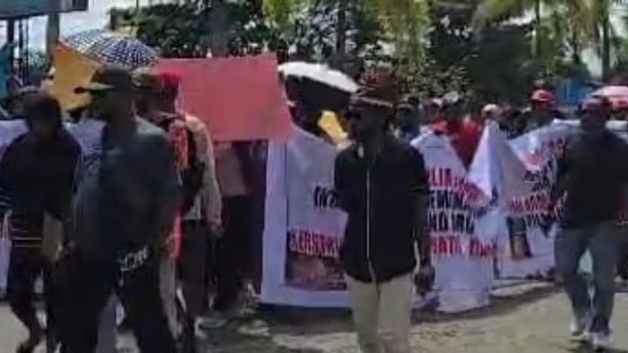 Cerita Warga Saat Mendatangi Kantor KPU Hingga Bawaslu
